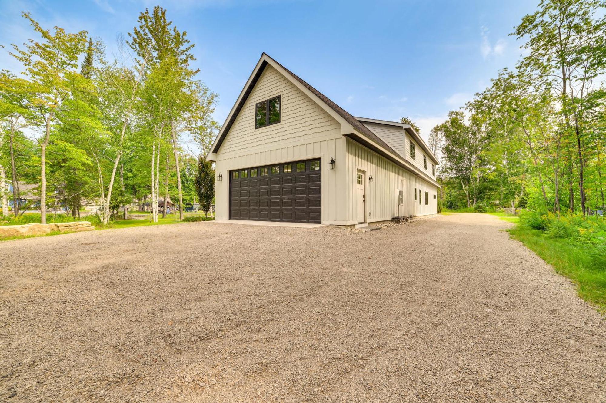 Cottage On Crooked River With Dock And Slip! Alanson Exterior photo